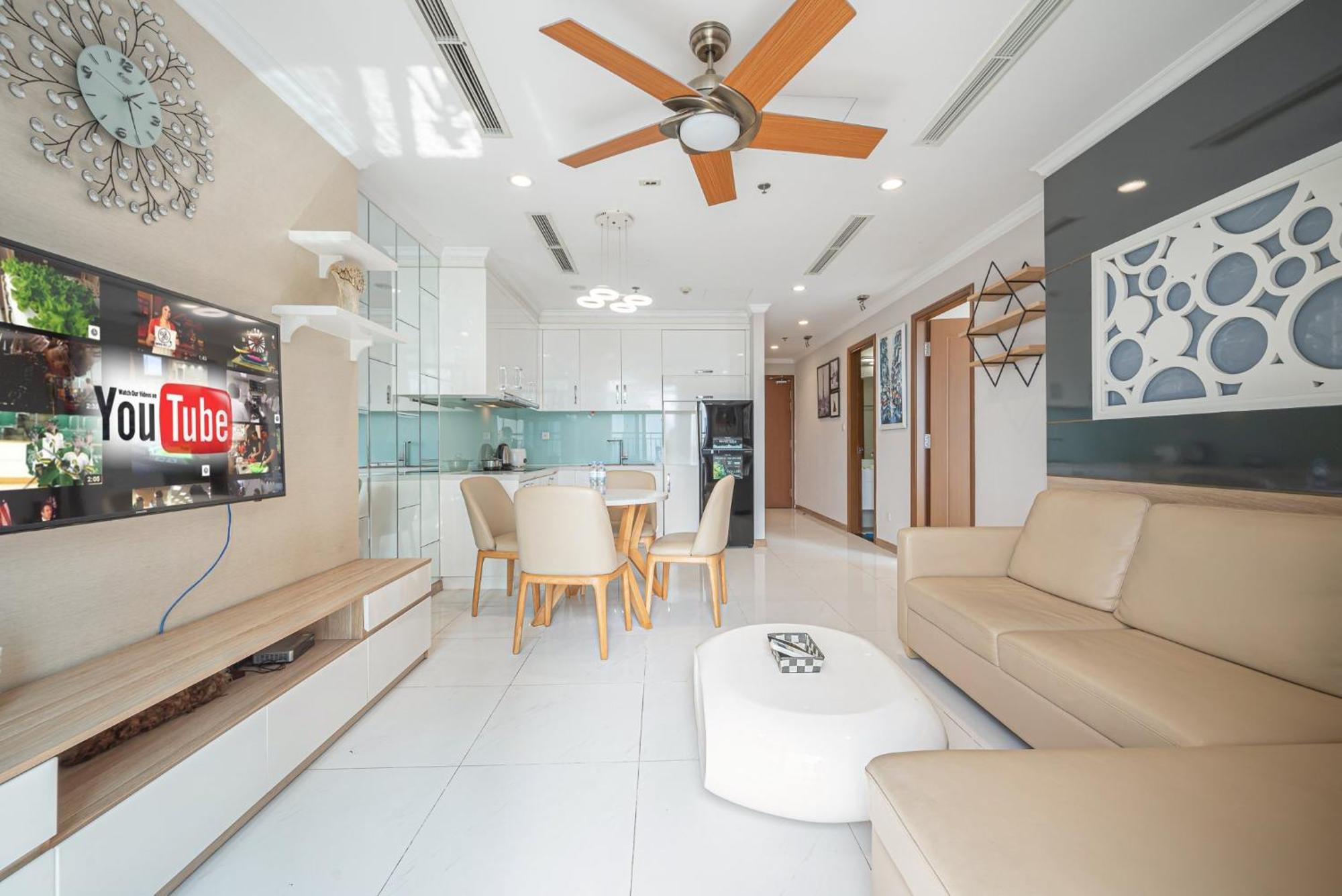 Liam Service - Vinhome Central Park Appartement